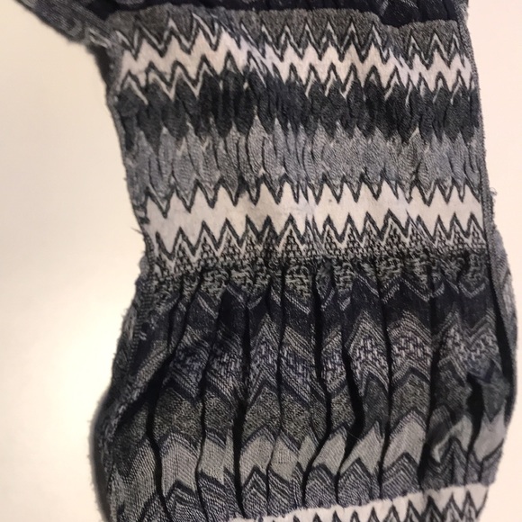 Gorgeous blue,black, white cotton patterned scarf - Picture 6 of 8